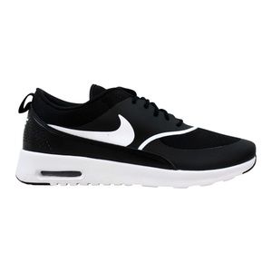 Women’s black nike Thea airmax sneakers